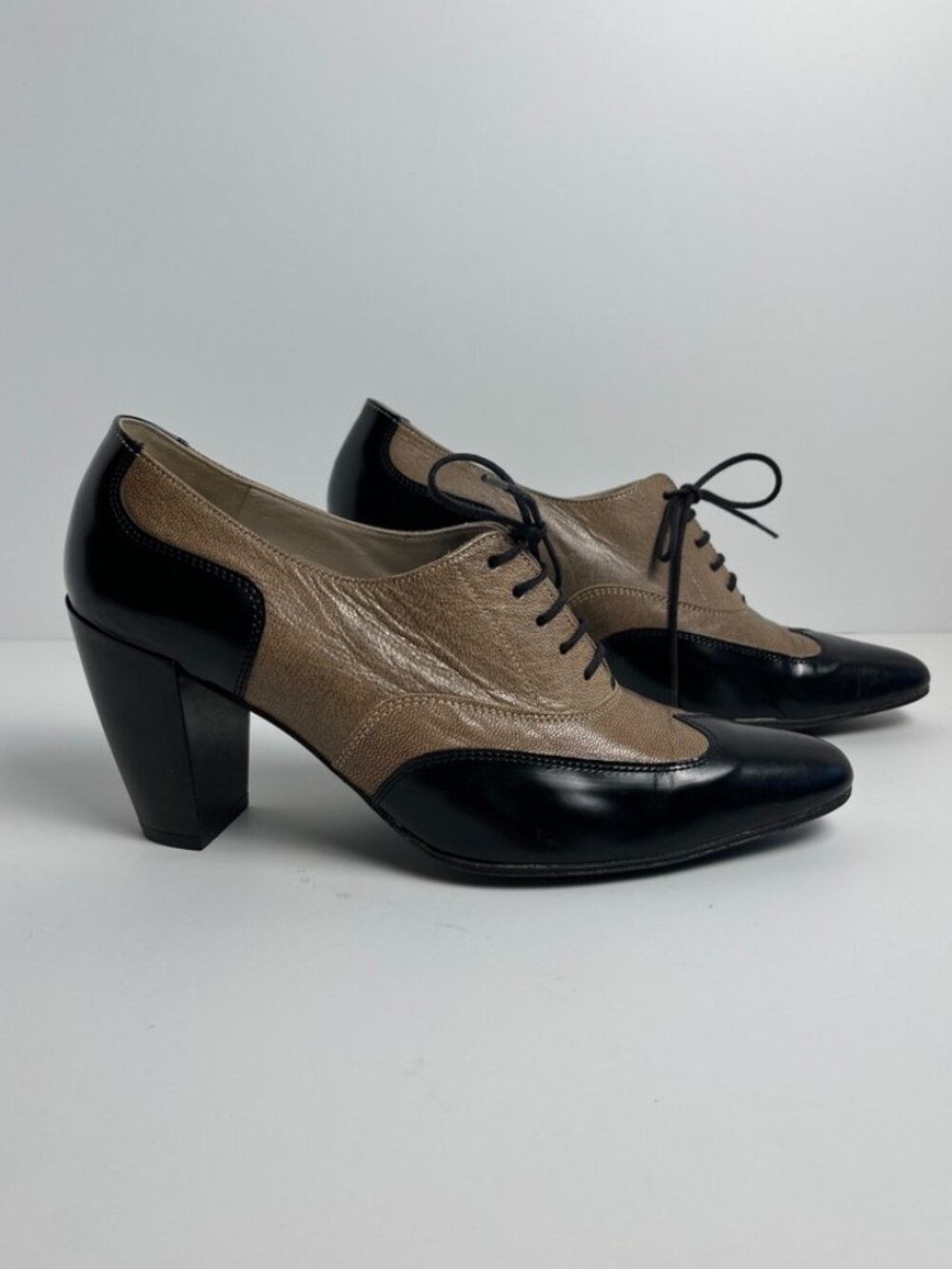 Robert Clergerie Paris Two Tone Oxford Heel Women's 8.5 Black Taupe France - Picture 2 of 10